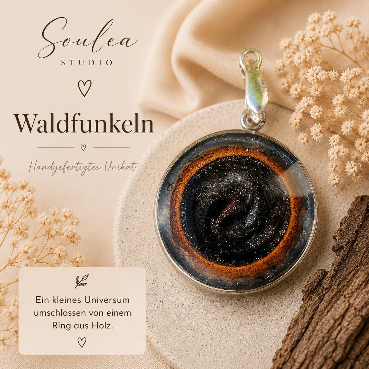 Waldfunkeln – Ein kleines Universum, umschlossen von einem Ring aus Holz.